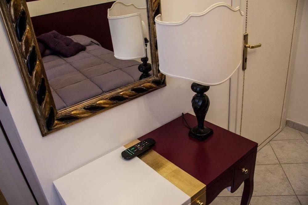 Hotel Due Spade Fidenza Eksteriør billede