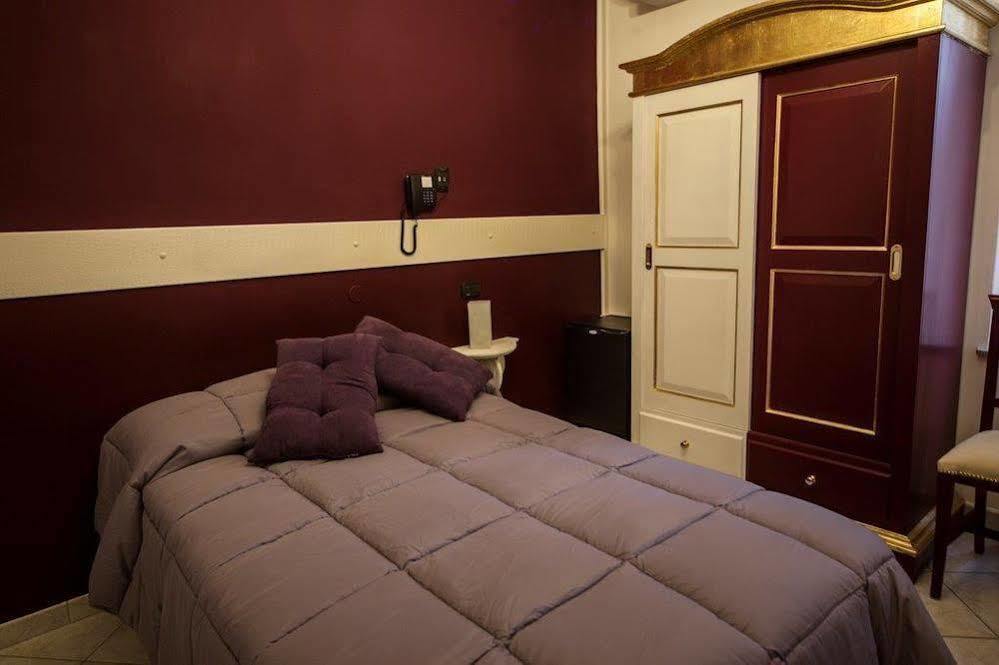 Hotel Due Spade Fidenza Eksteriør billede