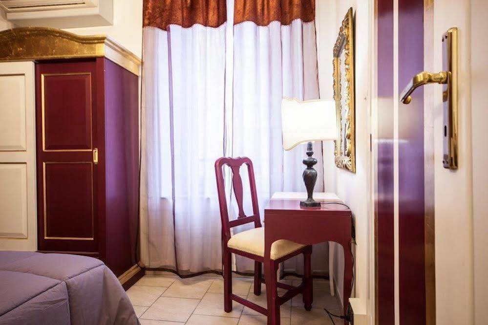 Hotel Due Spade Fidenza Eksteriør billede